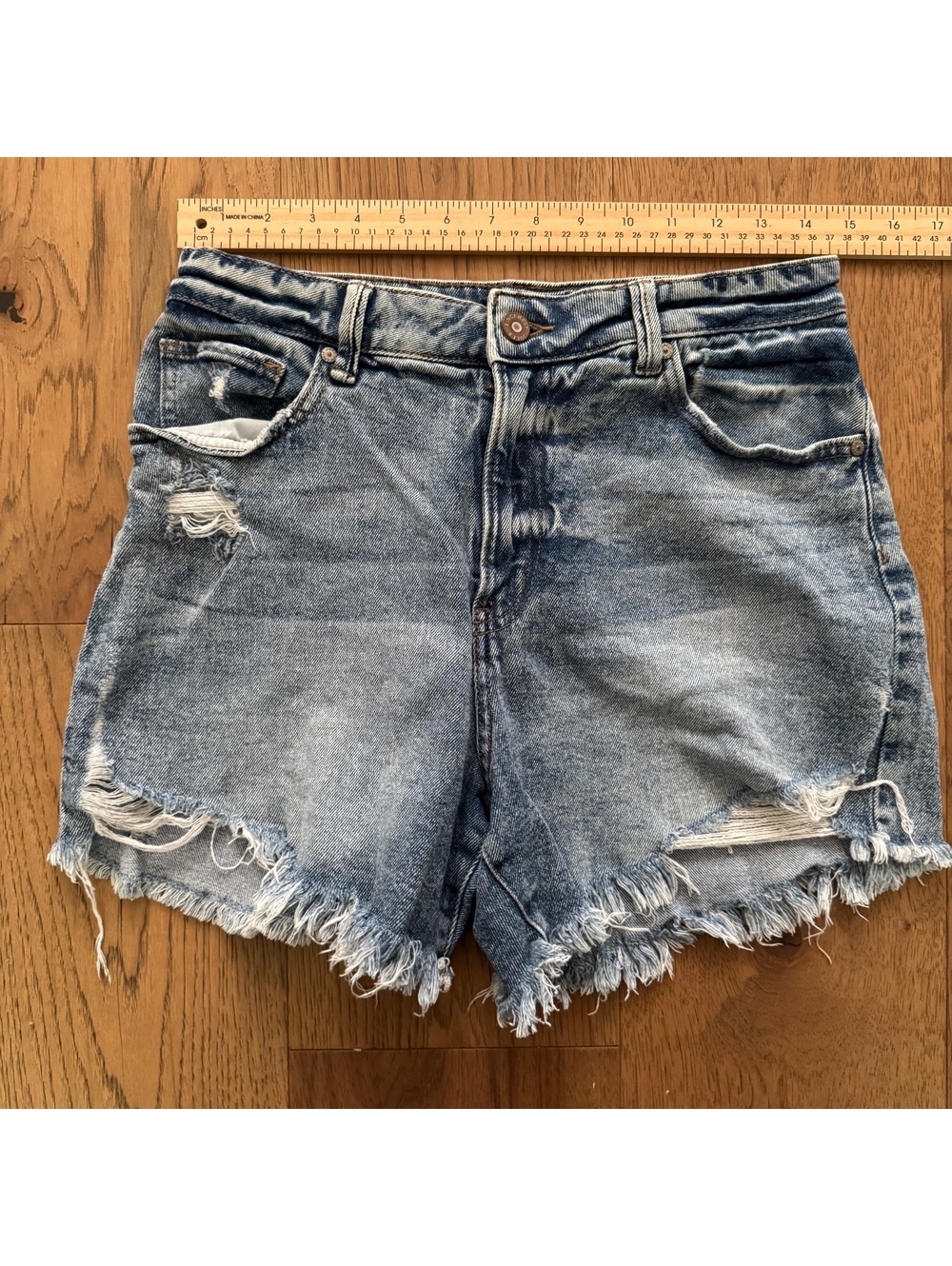 Sincerely Jules Distressed Denim Shorts Size 9/29